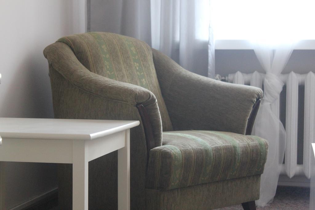 Hotel Pod Debem Zielona Góra Esterno foto