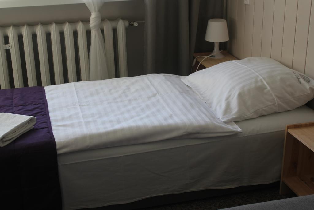Hotel Pod Debem Zielona Góra Esterno foto