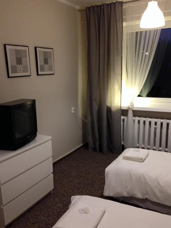 Hotel Pod Debem Zielona Góra Esterno foto