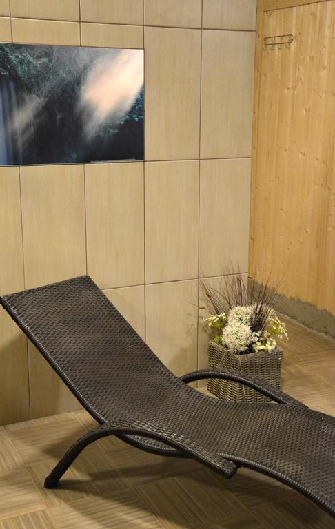 Hotel Pod Debem Zielona Góra Esterno foto