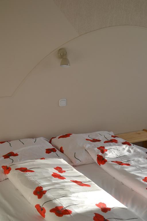 Hotel Pod Debem Zielona Góra Esterno foto